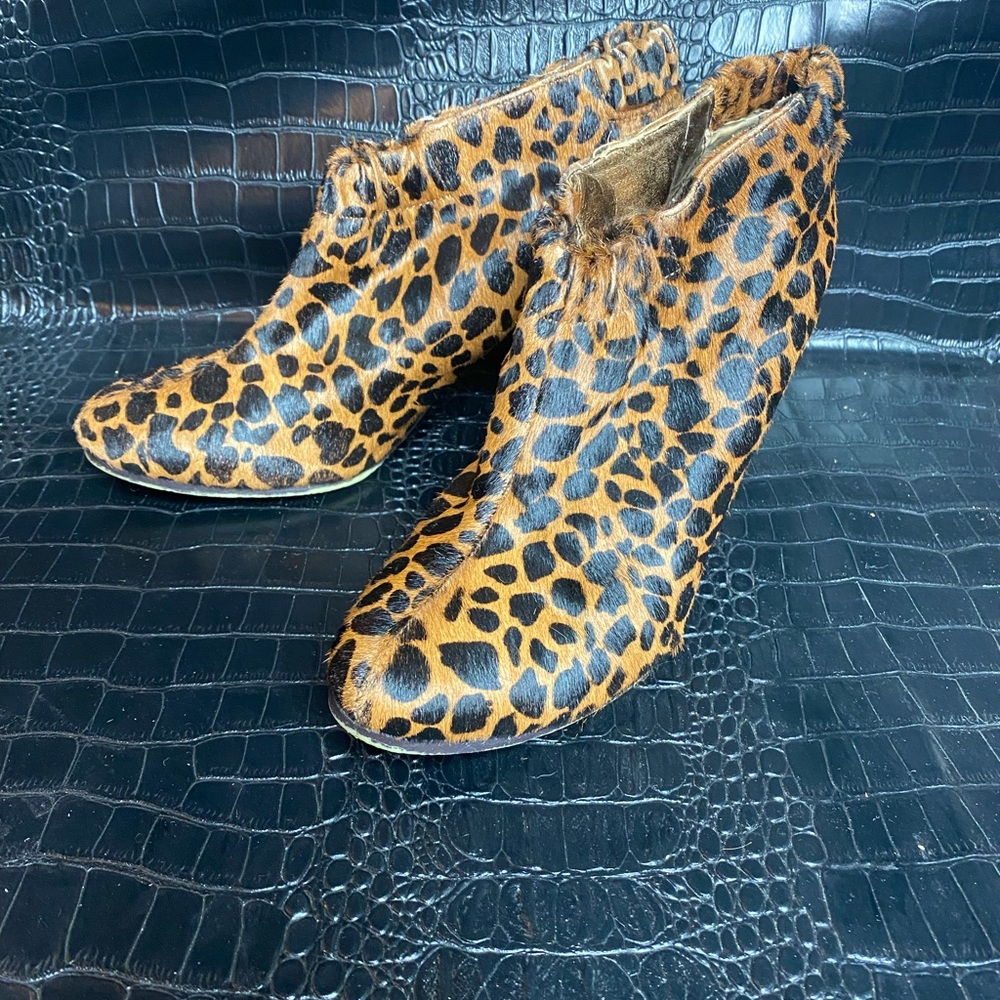Sam Edelman Cheetah Booties - Picture 4 of 4